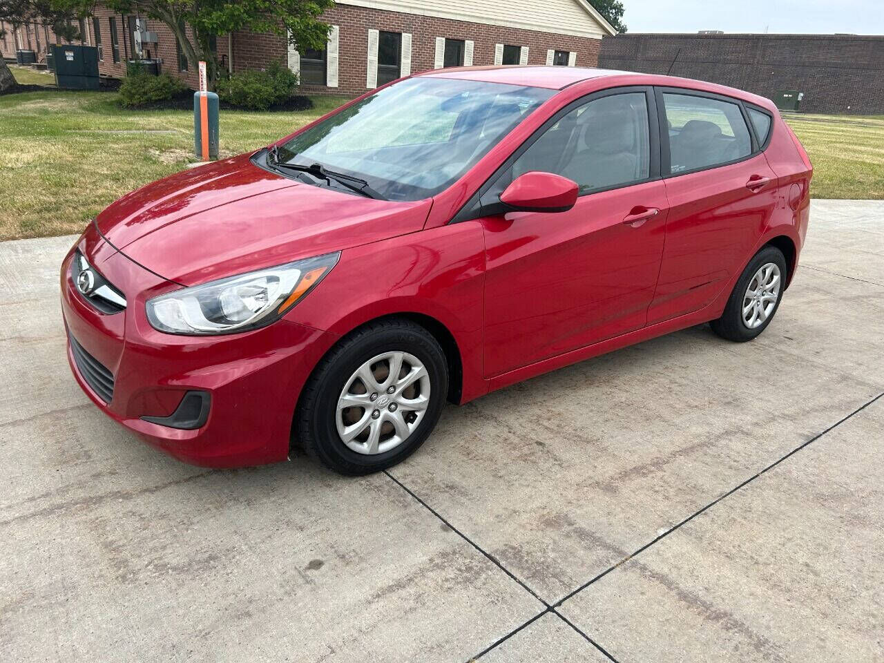 2014 HYUNDAI Accent