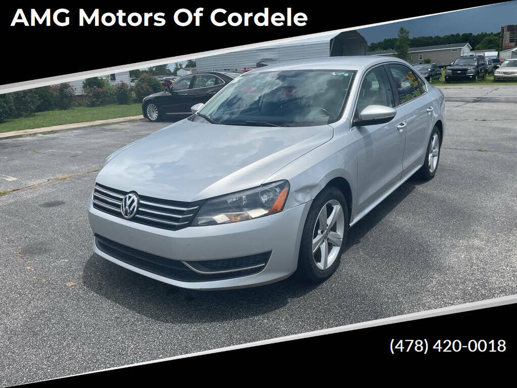 2012 VOLKSWAGEN Passat
