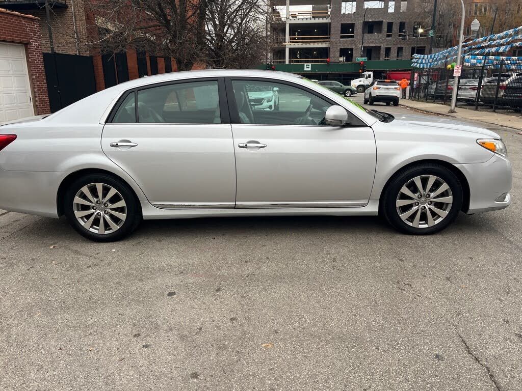 2011 TOYOTA Avalon
