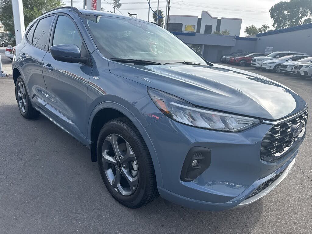 2024 FORD Escape