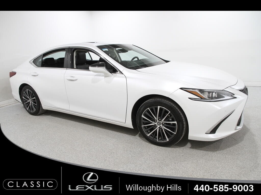 2025 LEXUS ES