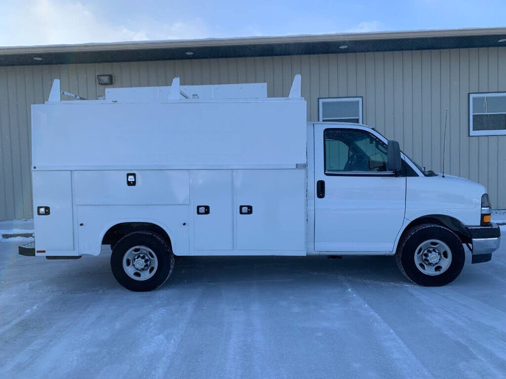 2024 CHEVROLET Express