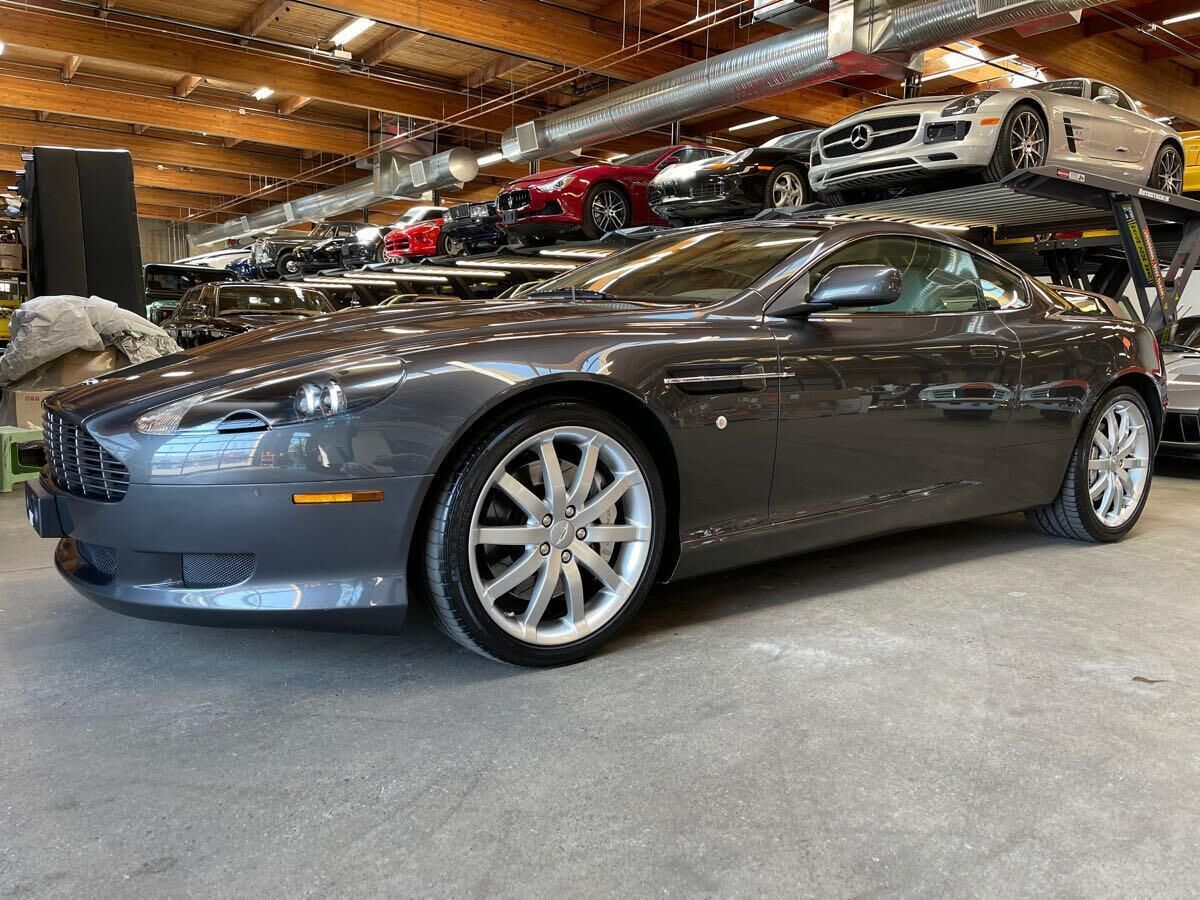 Aston Martin DB9