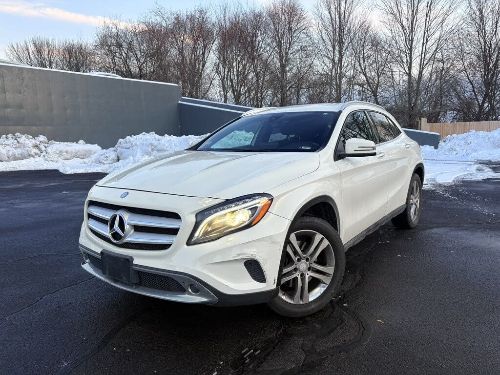 2016 MERCEDES-BENZ GLA-Class