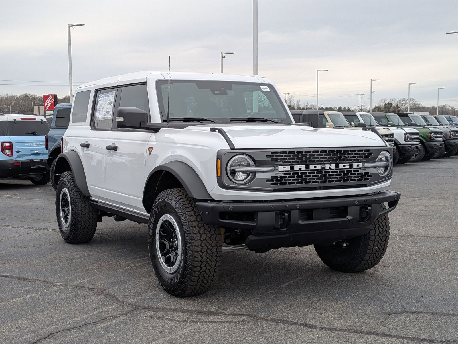 2025 FORD Bronco