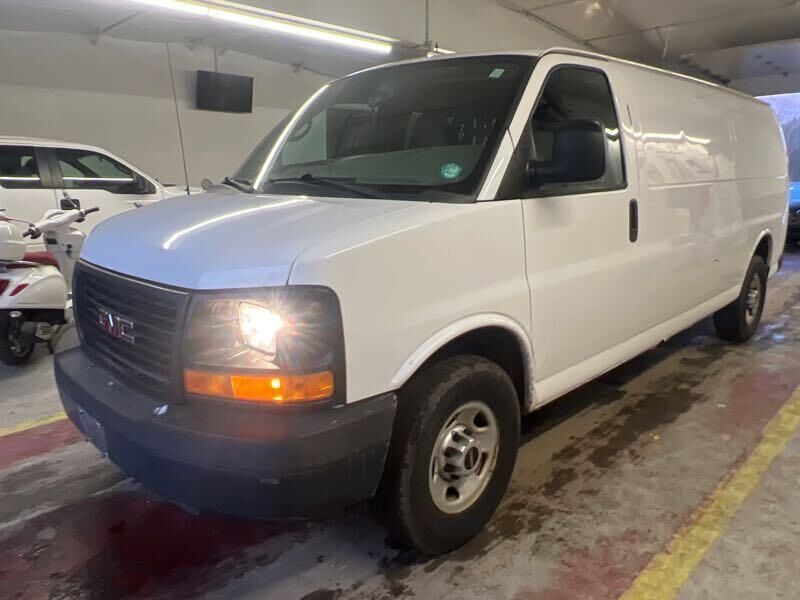 GMC Savana