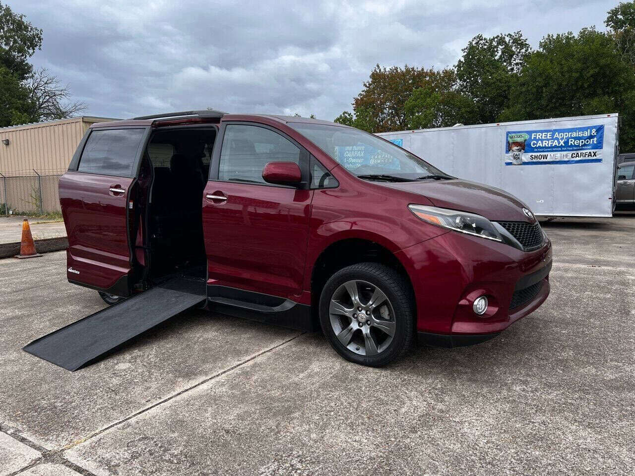 2015 TOYOTA Sienna