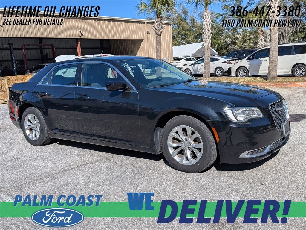 2019 CHRYSLER 300