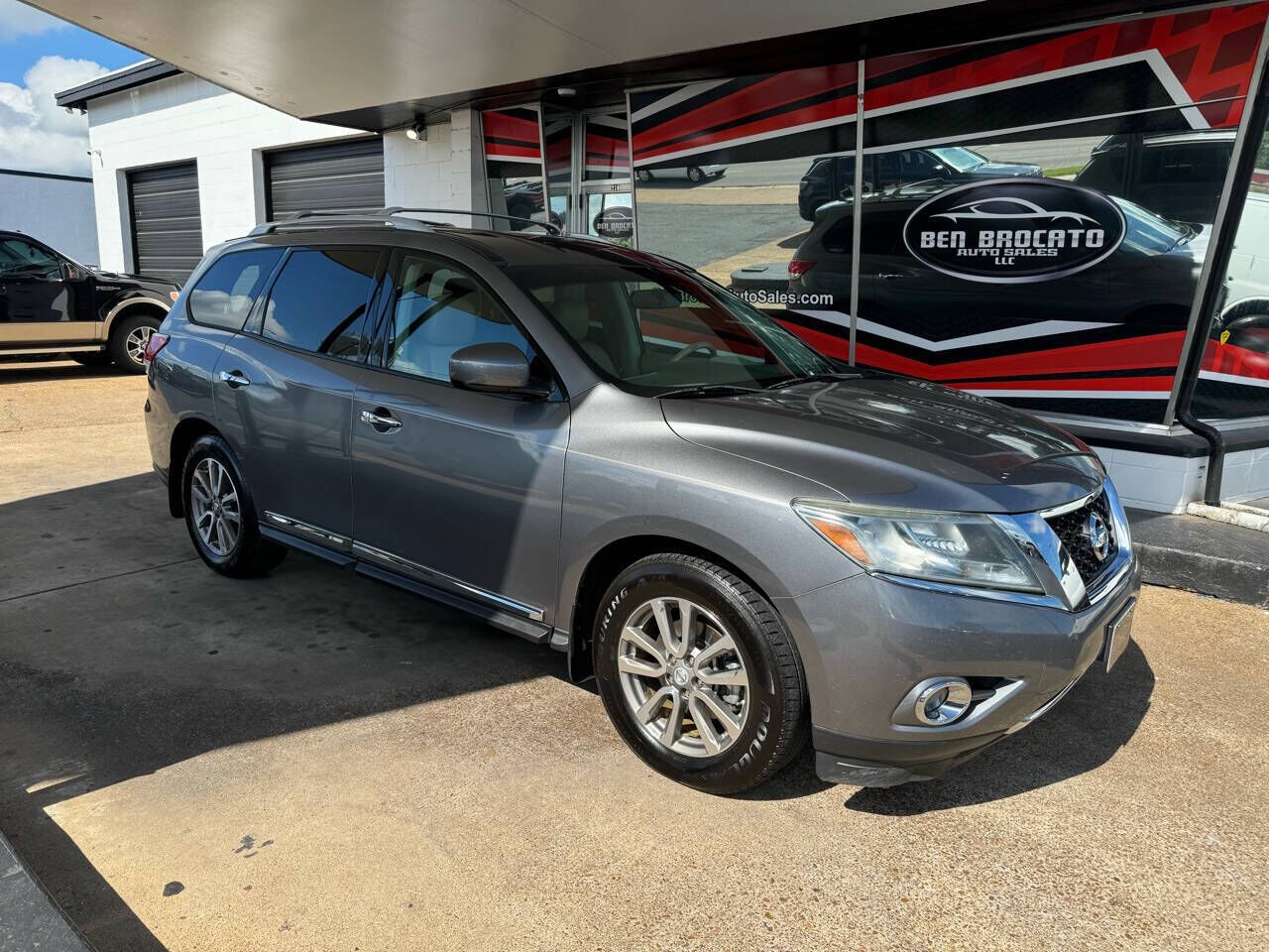 2015 NISSAN Pathfinder