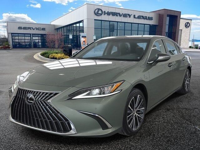 2025 LEXUS ES