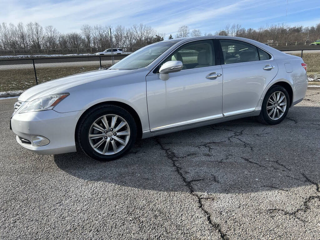 2011 LEXUS ES
