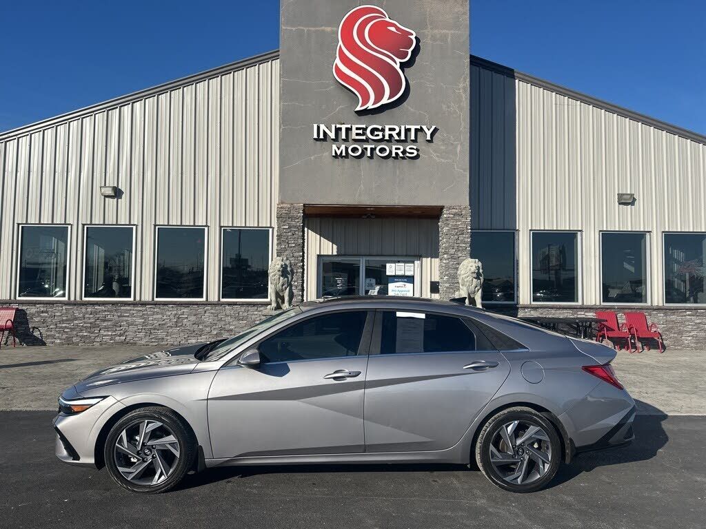 2025 HYUNDAI Elantra