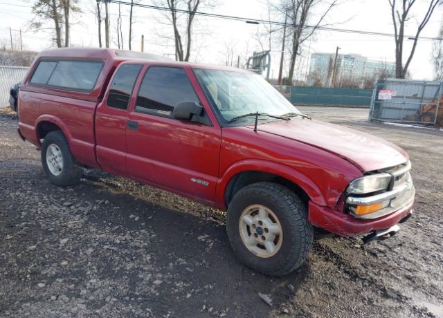 2002 CHEVROLET S-10 Pickup