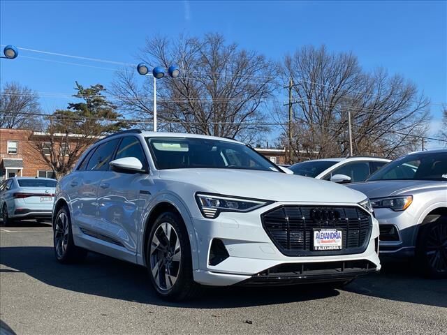 2022 AUDI e-tron