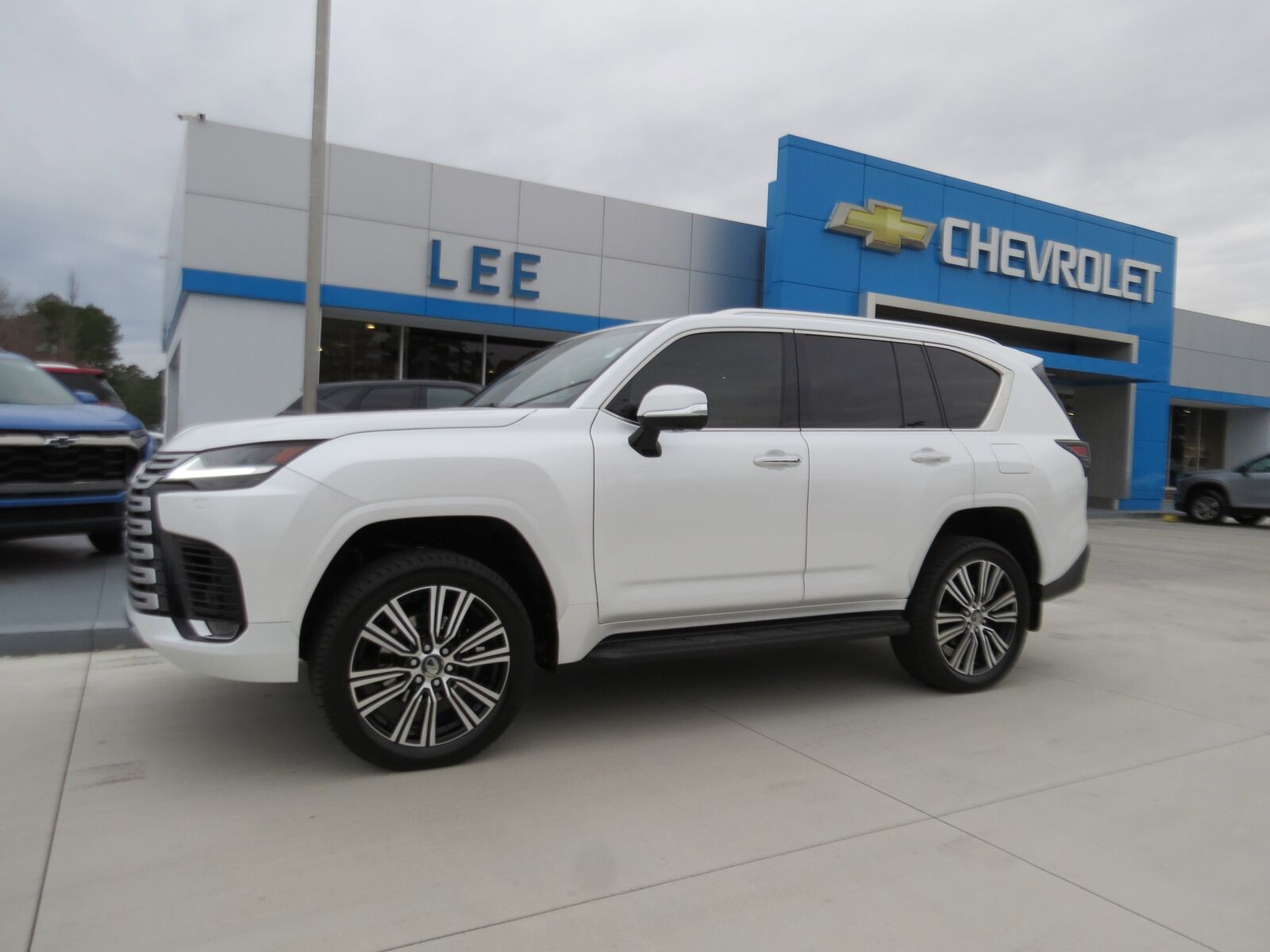 2024 LEXUS LX