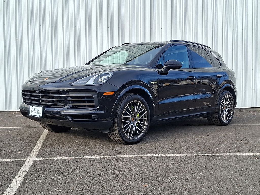 2023 PORSCHE Cayenne