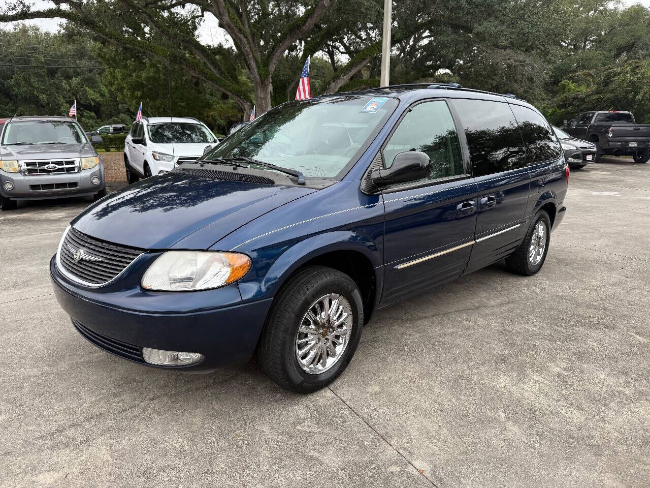 2002 CHRYSLER Town and Country
