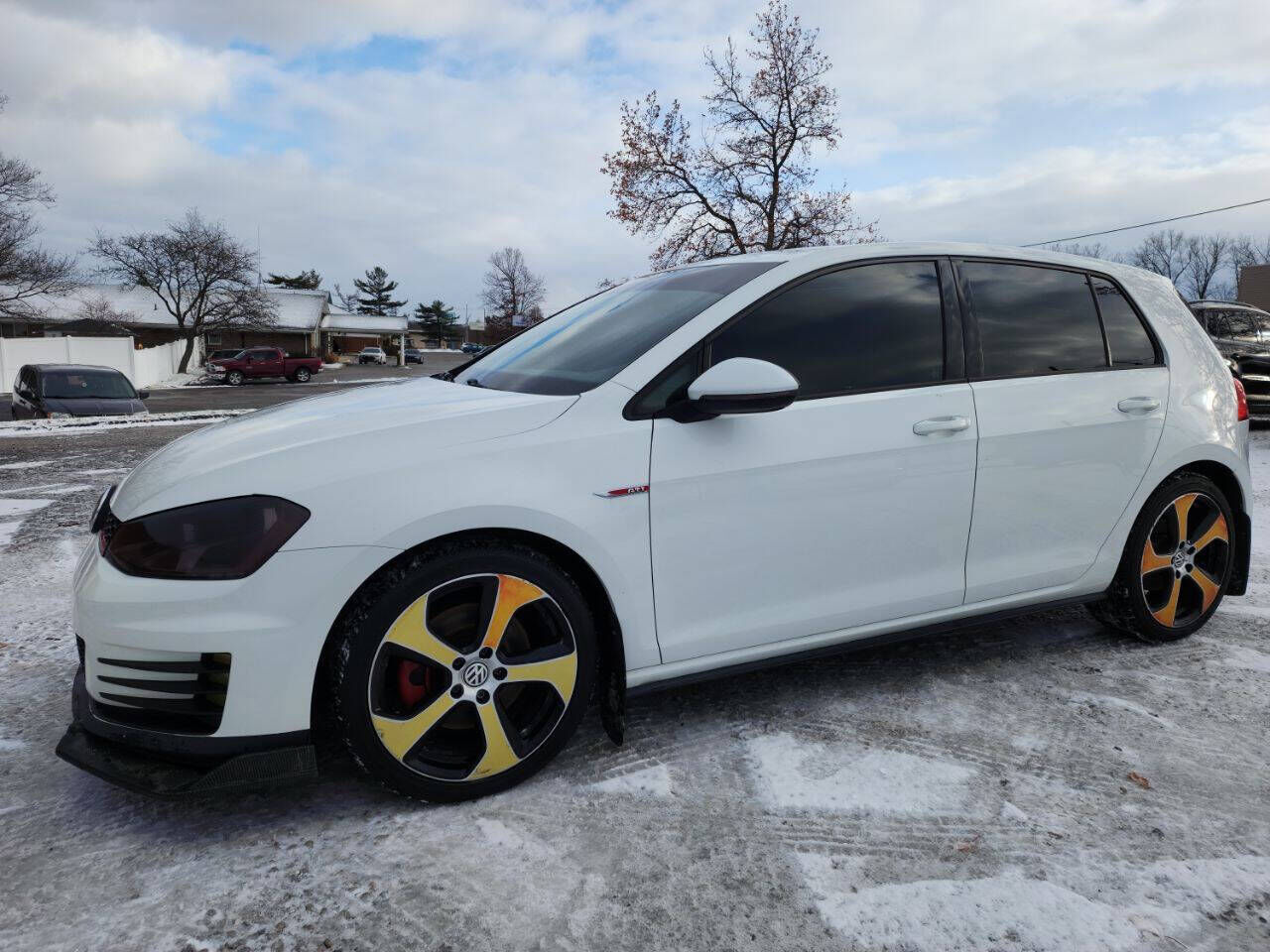 2016 VOLKSWAGEN Golf GTI