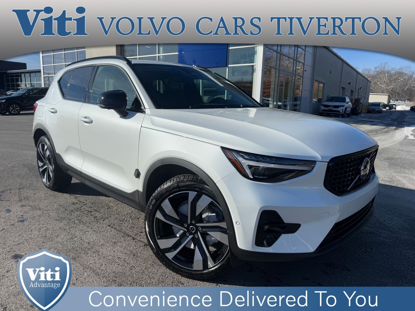 2026 VOLVO XC40
