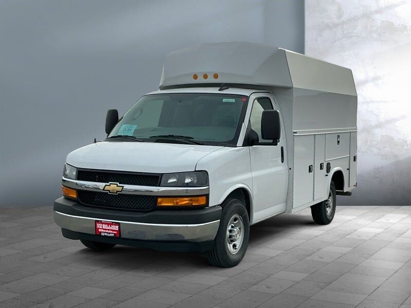 2025 CHEVROLET Express