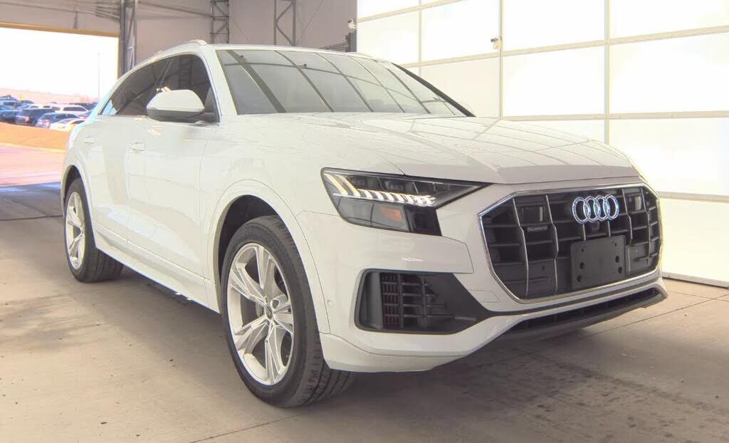 2023 AUDI Q8