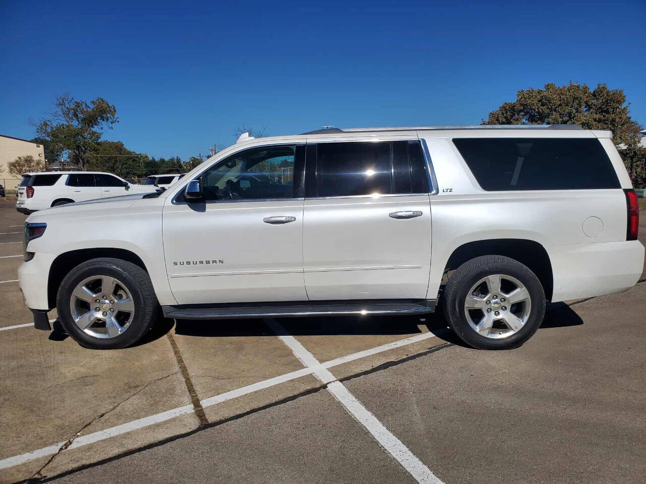 2016 CHEVROLET Suburban