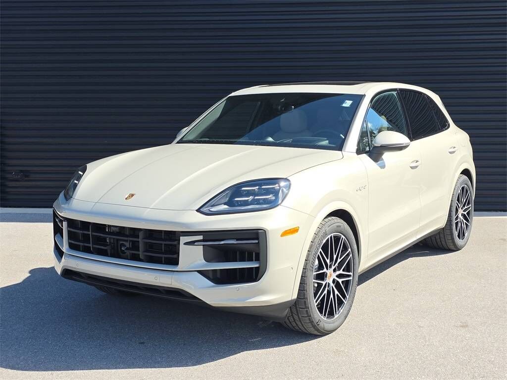 2025 PORSCHE Cayenne