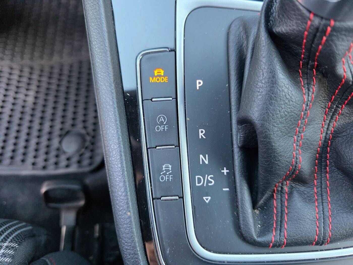 2018 VOLKSWAGEN Golf GTI