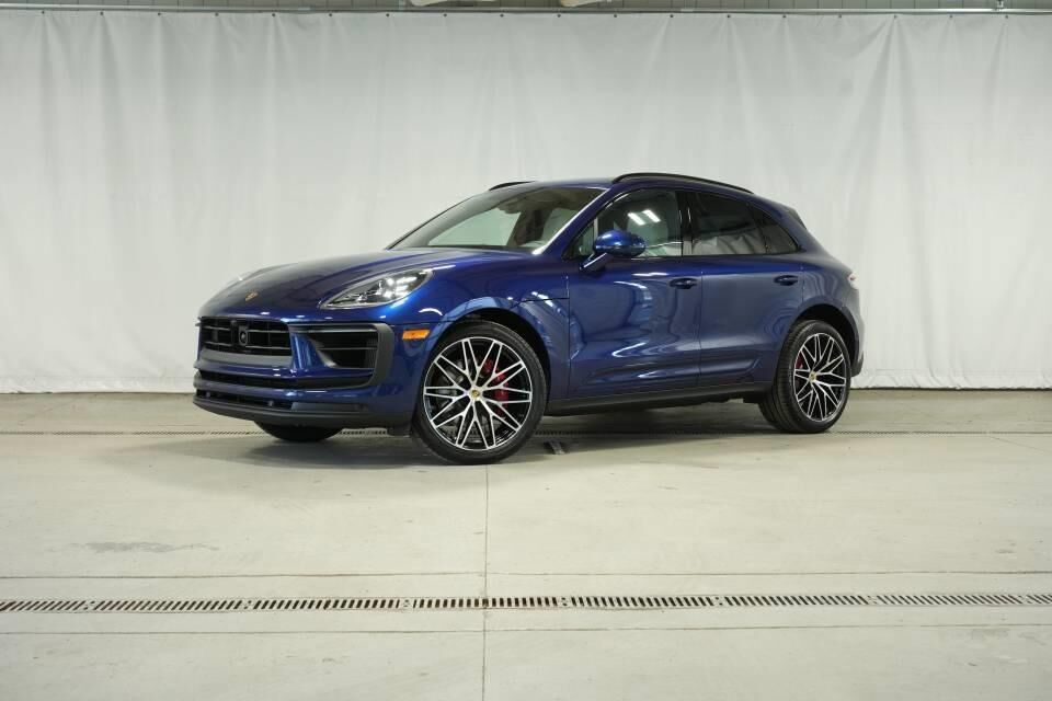2026 PORSCHE Macan