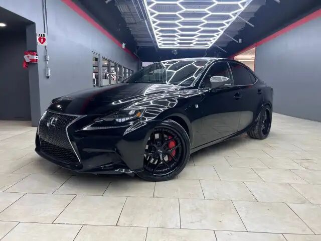 Lexus IS