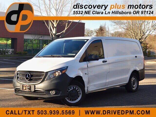 2017 MERCEDES-BENZ METRIS