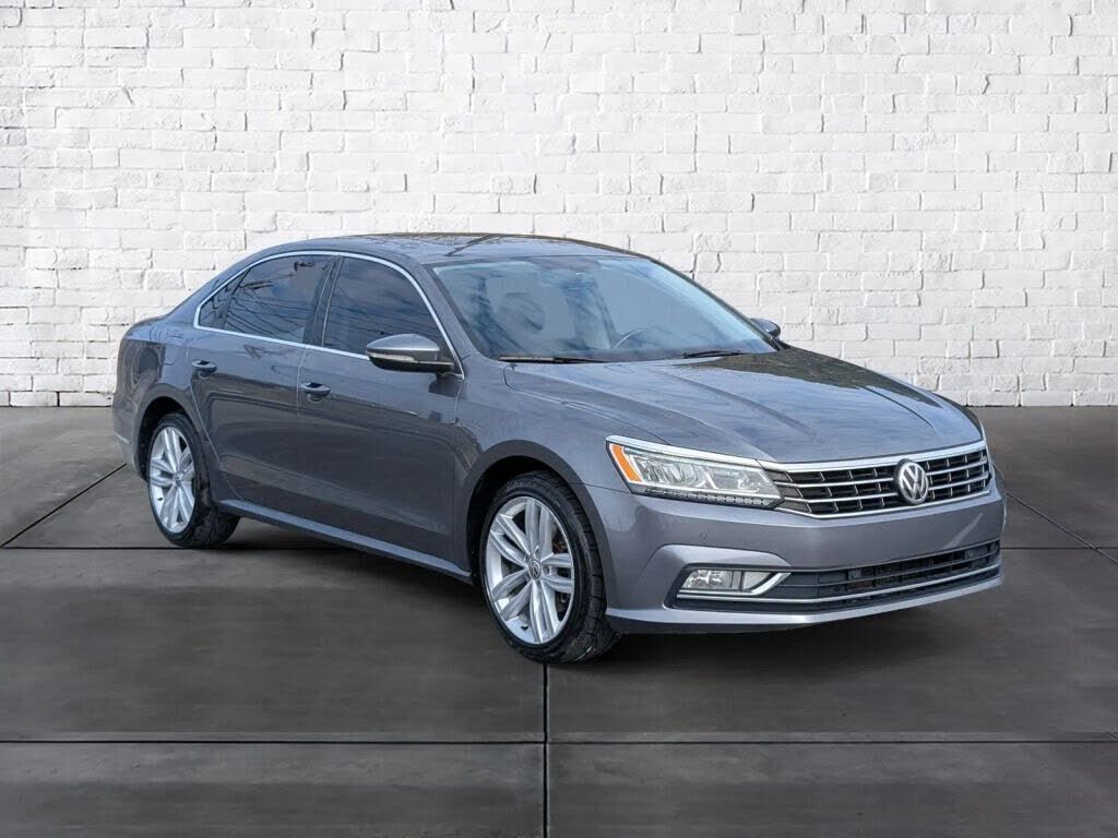2018 VOLKSWAGEN Passat
