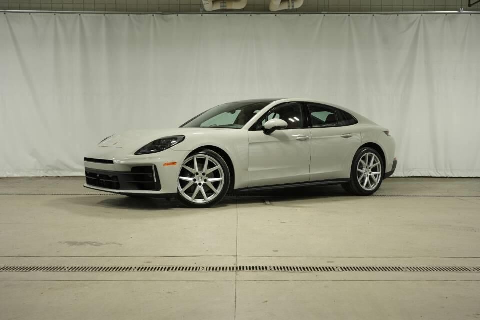 2026 PORSCHE Panamera