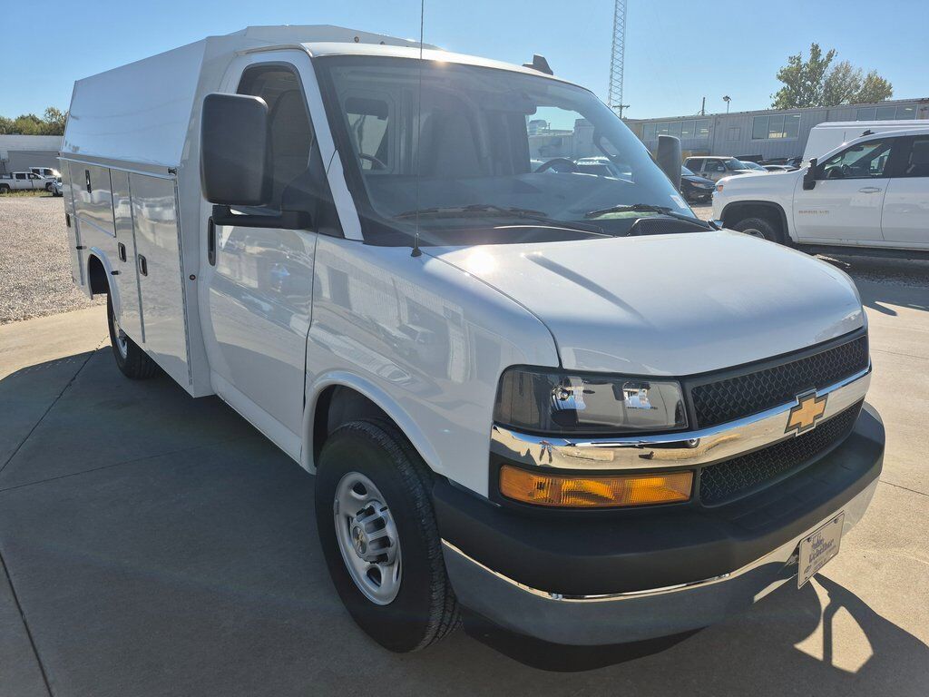 2025 CHEVROLET Express