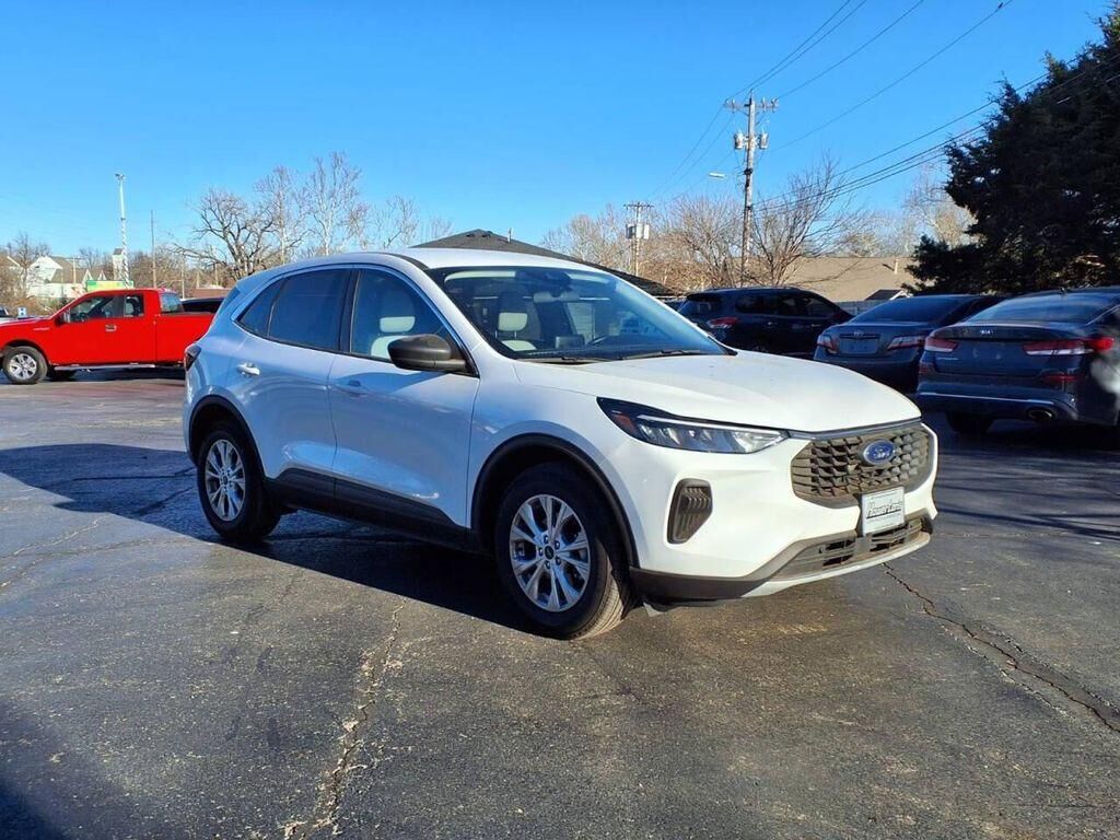 2024 FORD Escape