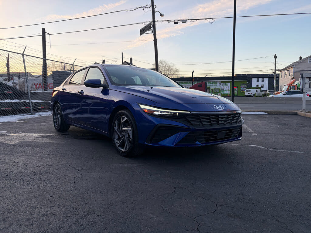 2025 HYUNDAI Elantra