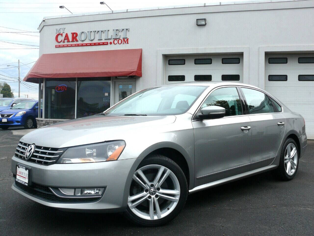 2013 VOLKSWAGEN Passat