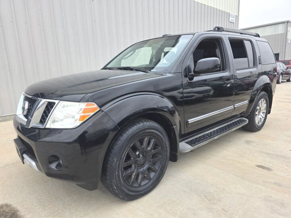 2011 NISSAN Pathfinder