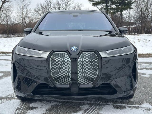2025 BMW ix