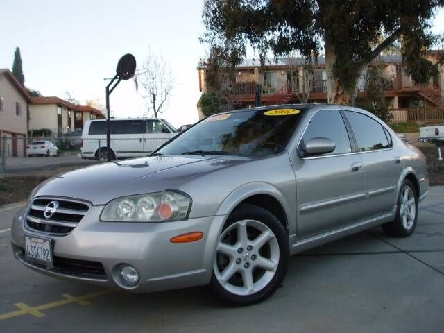 2002 NISSAN Maxima