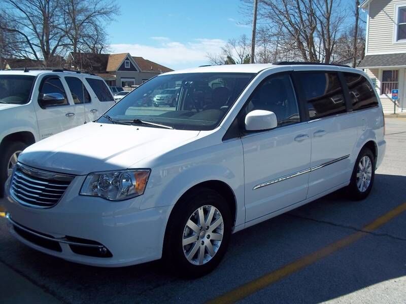 2016 CHRYSLER Town and Country