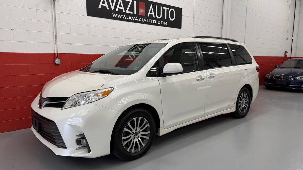 2020 TOYOTA Sienna