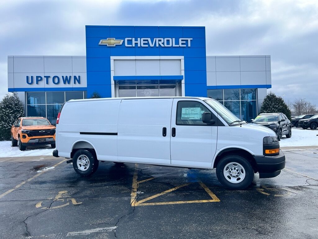 2025 CHEVROLET Express