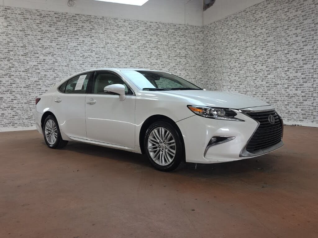 2018 LEXUS ES
