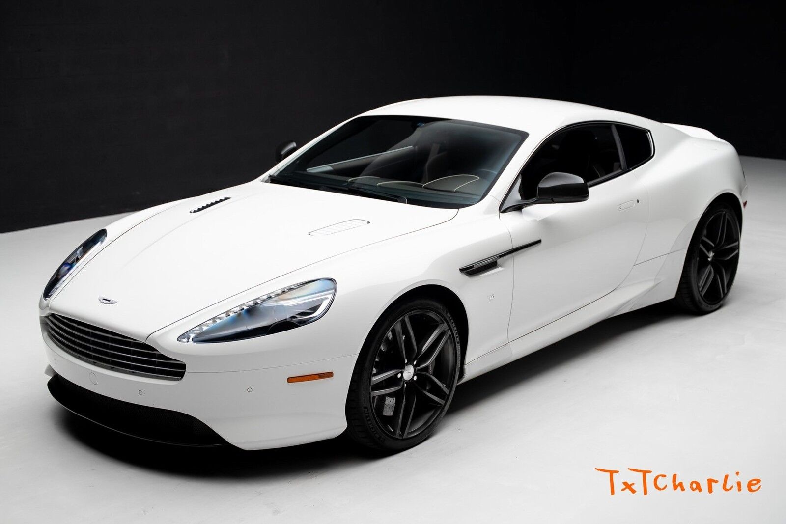 Aston Martin DB9
