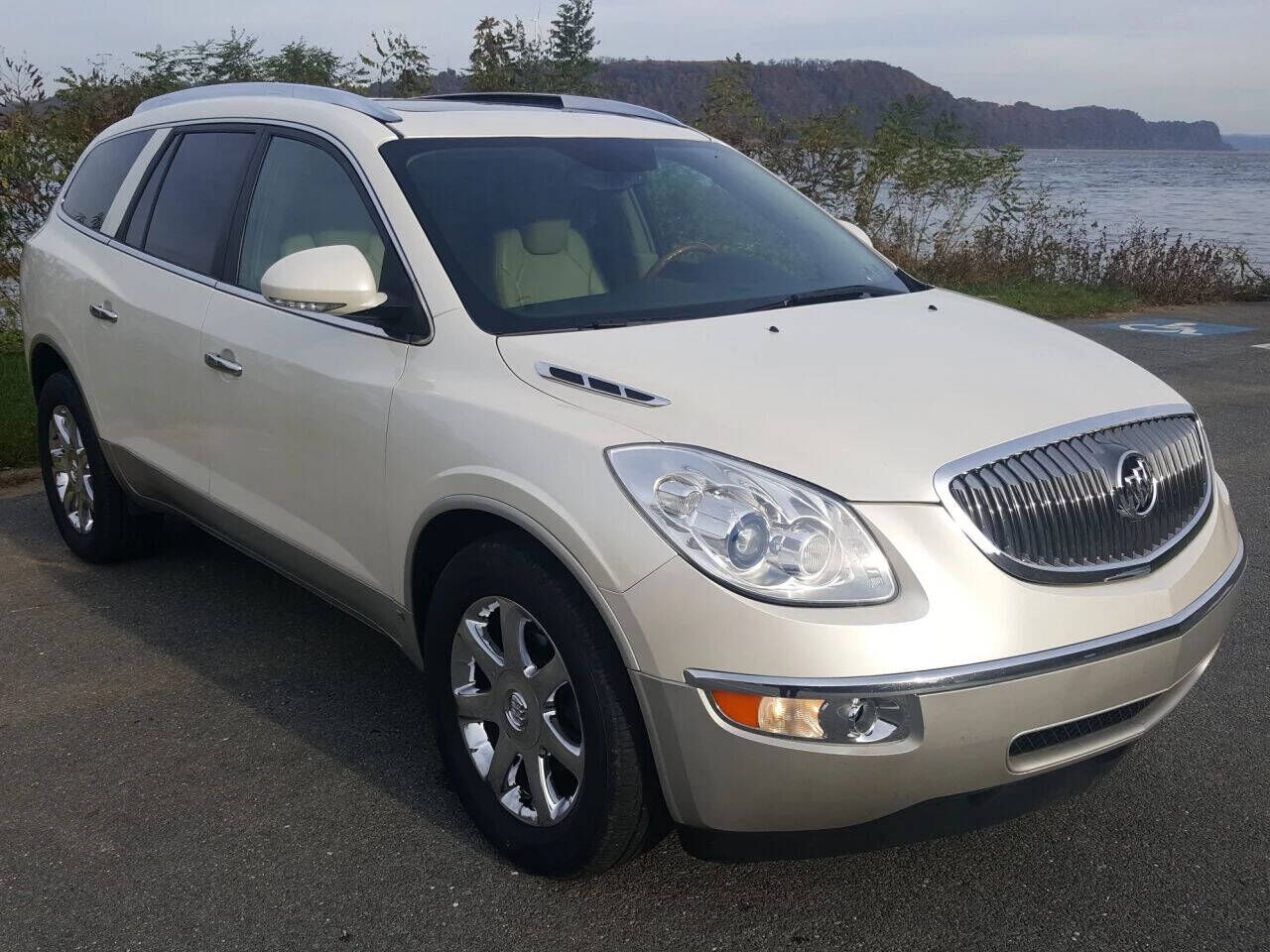 2010 BUICK Enclave