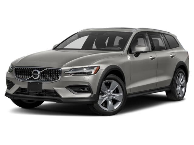 2021 VOLVO V60CC
