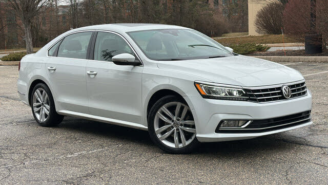 2018 VOLKSWAGEN Passat