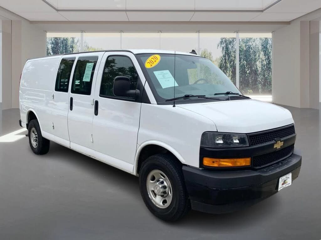 2020 CHEVROLET Express