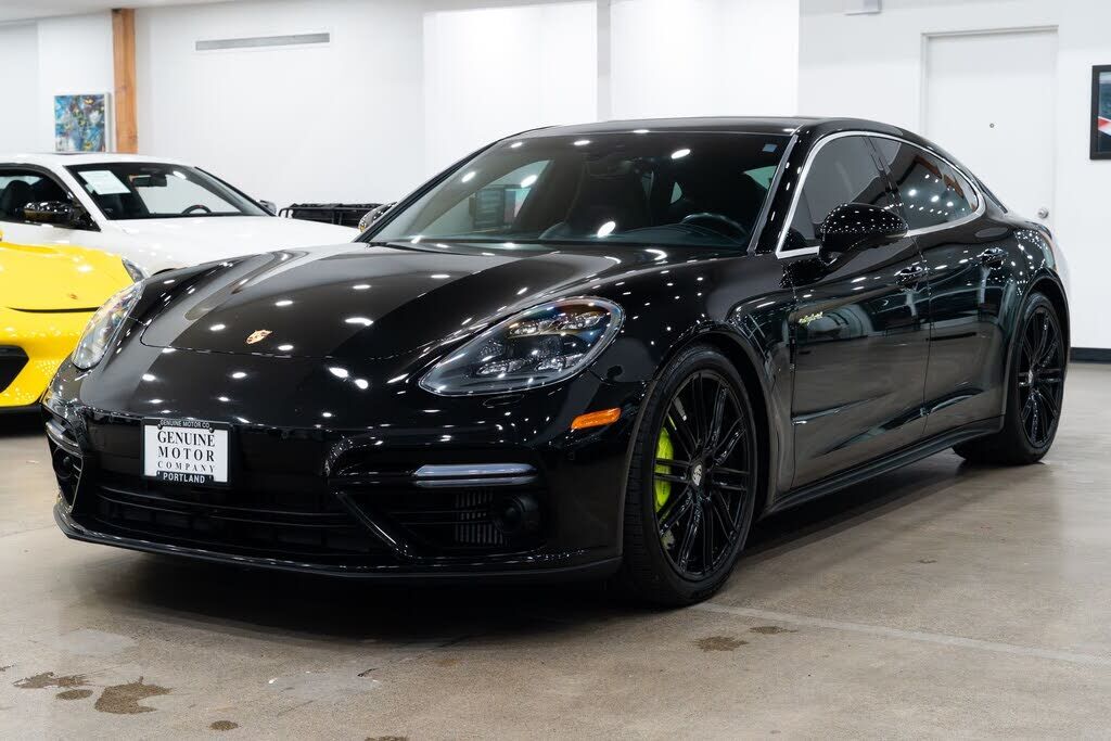 2019 PORSCHE Panamera